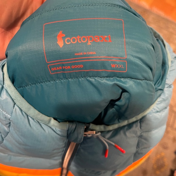 Cotopaxi Down Hoody - Picture 7 of 8